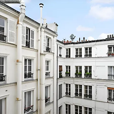 Pompidou Lägenhet *